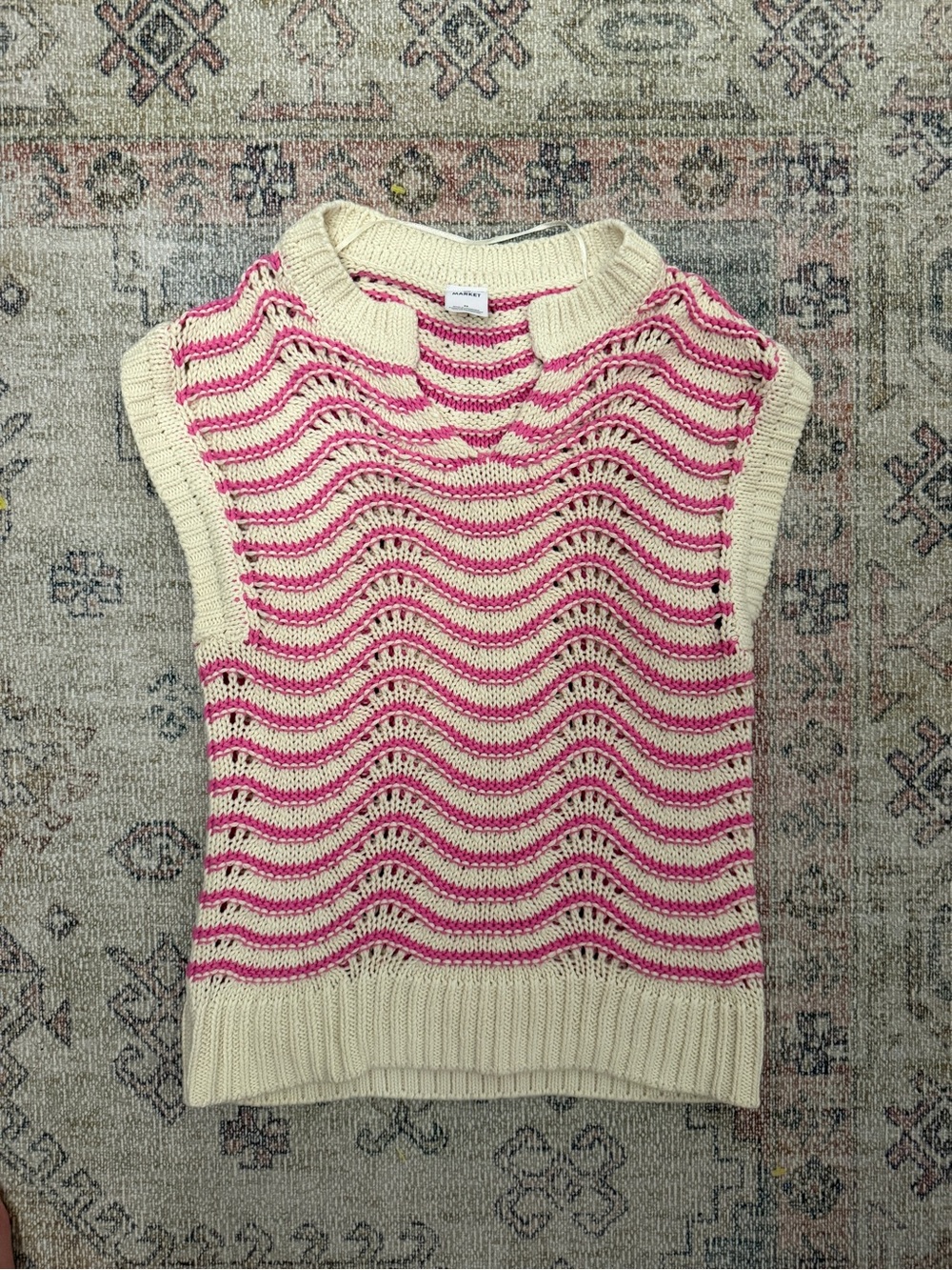 Sleeveless Knit Wave Stripe Sweater Vest - Cream & Pink